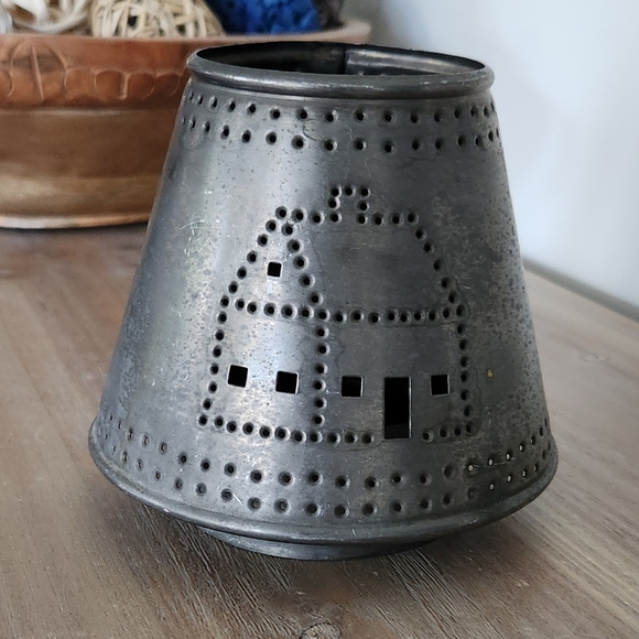 🕯️ Yankee Candle Rustic Metal Topper – Heart & Home Design, Preowned - Picture 4 of 15